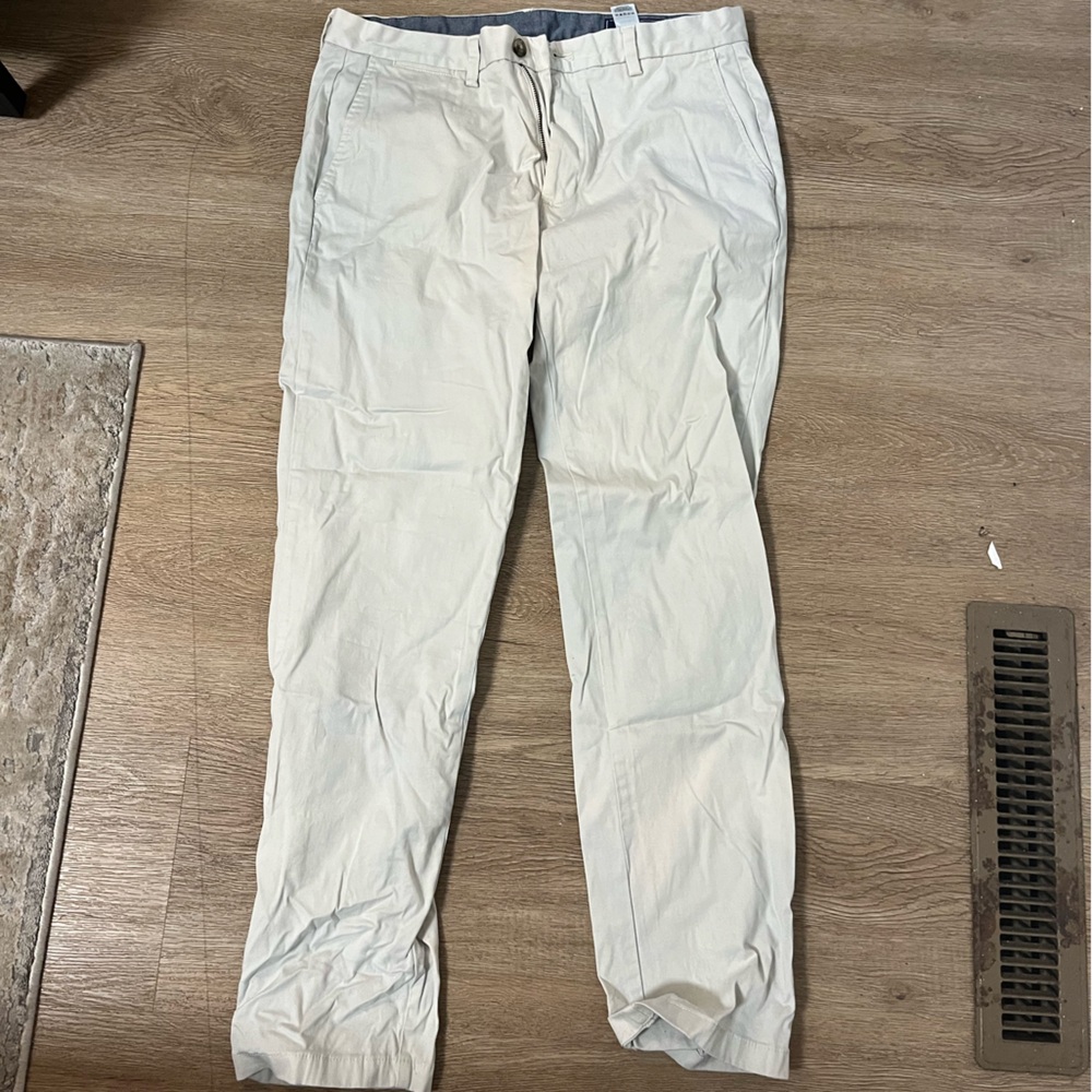 Vineyard Vines White chinos